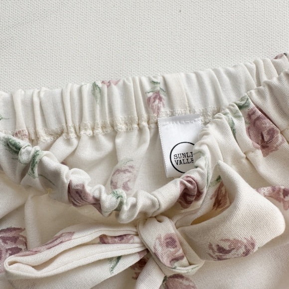 NWT- Handmade - Floral Baby Bloomer Summer Shorts - White/Pink - Size: 6-12m - Picture 4 of 7